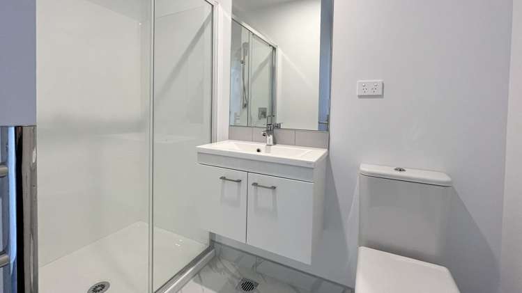 3/3 Fairdale Place Birkdale_10