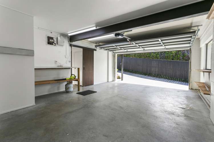 22a Pyatt Crescent Saint Johns_17