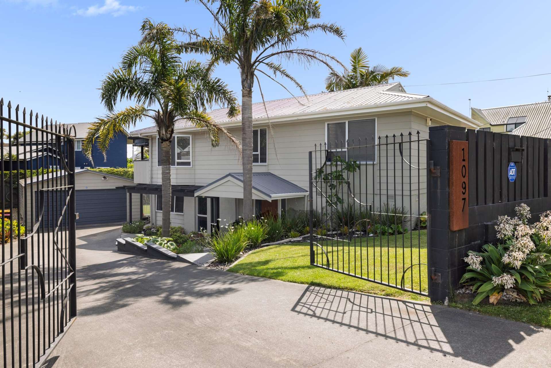 1097 Papamoa Beach Road Papamoa Beach_0