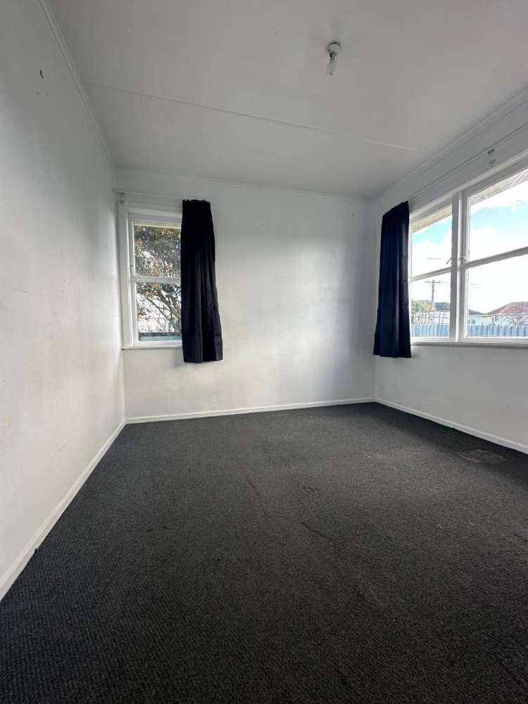 65 Cobham Cres Otara_4