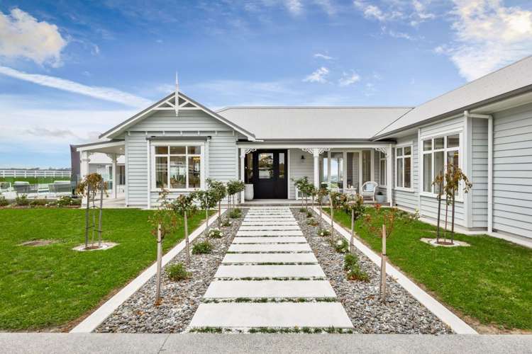 ‘I’m married to a gypsy’ - couple selling their 11th home