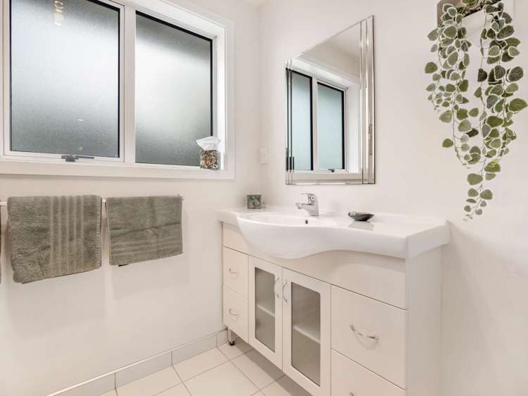 8 Roberts Road Hei Hei_26