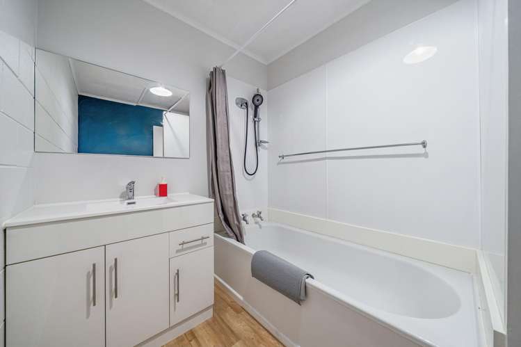 2/10 Ponderosa Grove Maoribank_7