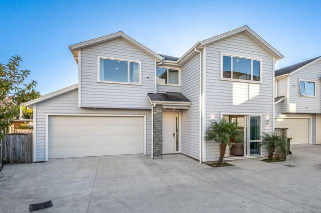 Spacious Modern Family Living