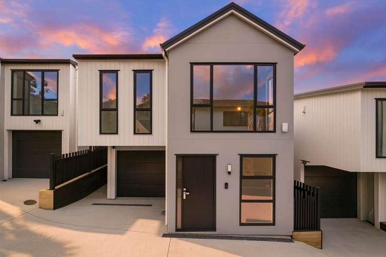 34B Ian Sage Avenue_0