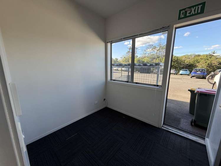 44 Portage road New Lynn_7