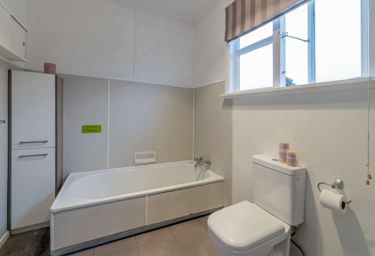 3 Moa Road Raumati Beach_21