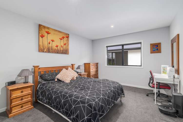 27 Carnaveron Drive Lincoln_17