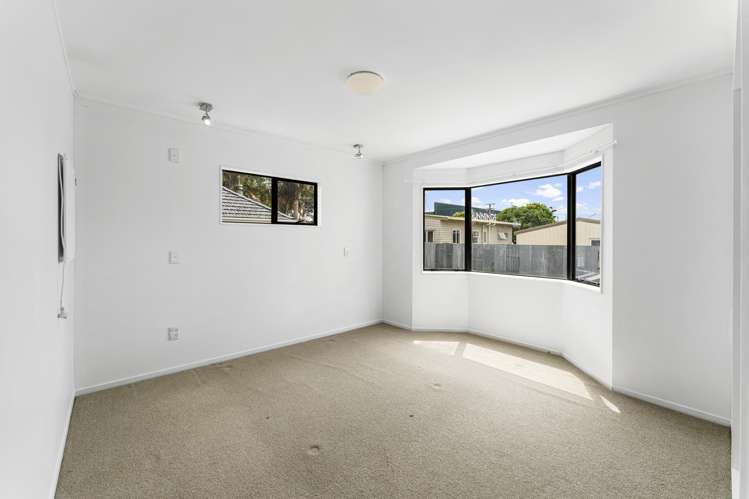 2/12 Graham Road Conifer Grove_7