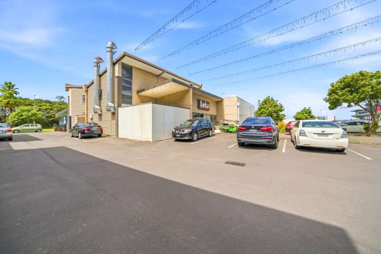 1/302 Te Irirangi Drive Flat Bush_3