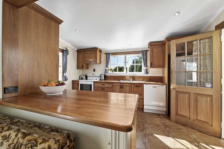 1017 Main North Road Onaero_12