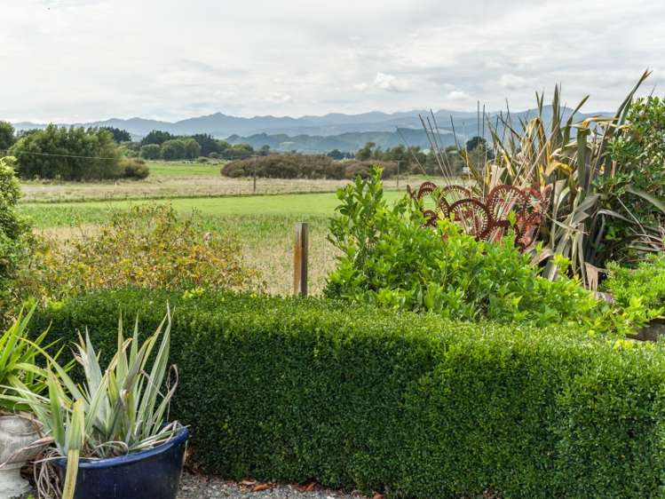 435 Waikawa Beach Road Manakau_18