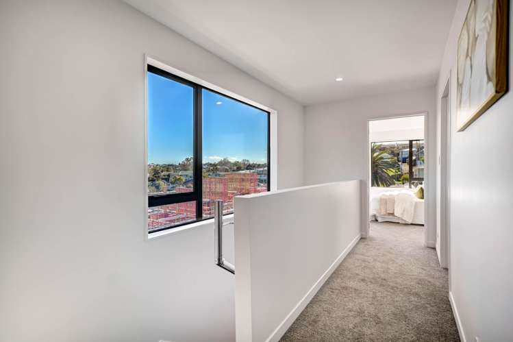 2/4 Powrie Street Glenfield_12
