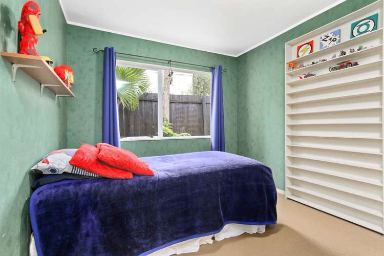 2/33 Pisces Road Glen Eden_10