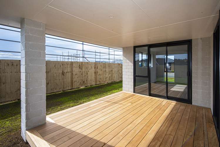 14 Cascade Crescent Tikipunga_17