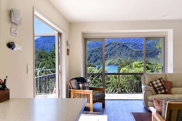 3215 Archers Road Tennyson Inlet_4