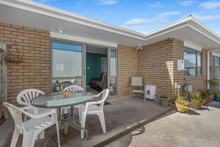 2/6 Warre Street Waitara_4