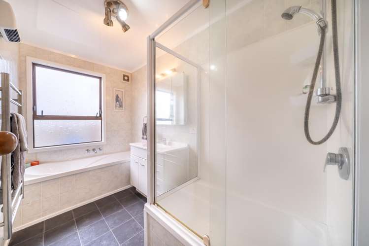 1 Garth Lane Maoribank_14