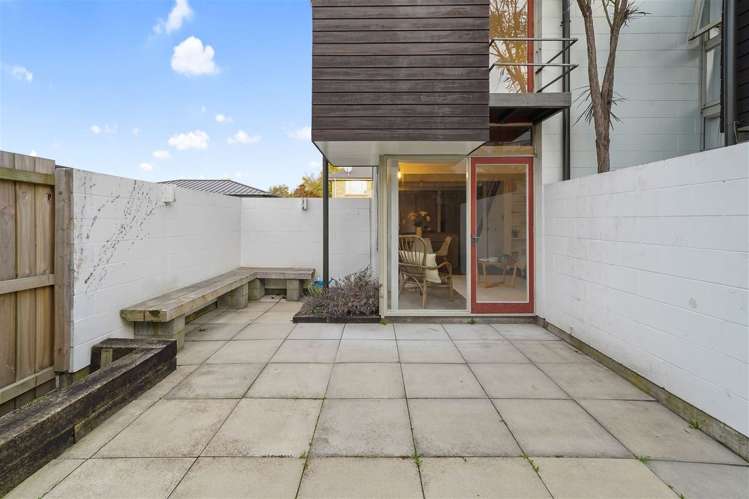 8/30 Clissold Street Merivale_12