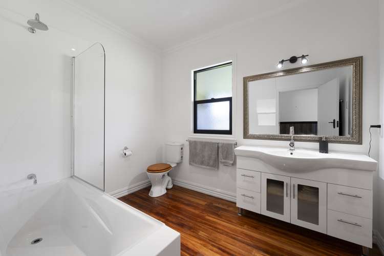 736 Tukairangi Road Kinloch_14