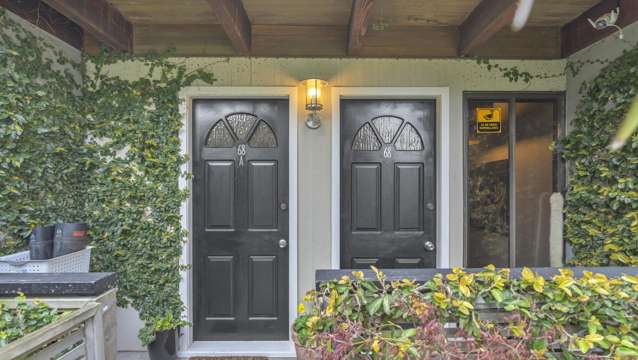 One Title - Unique Dual-Living Opportunity