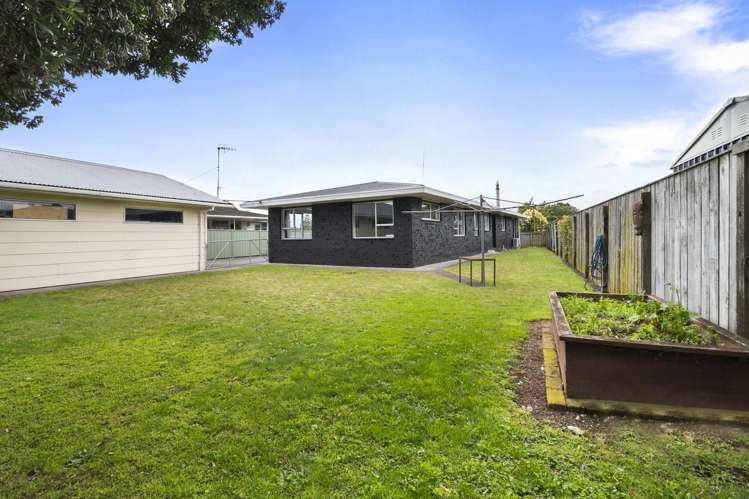 10 Suffolk Crescent Feilding_21
