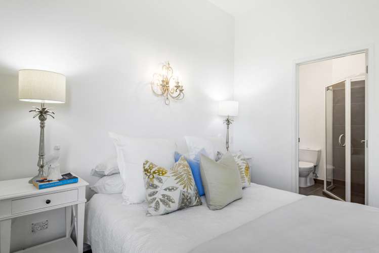 15 Seagate Place Red Beach_17