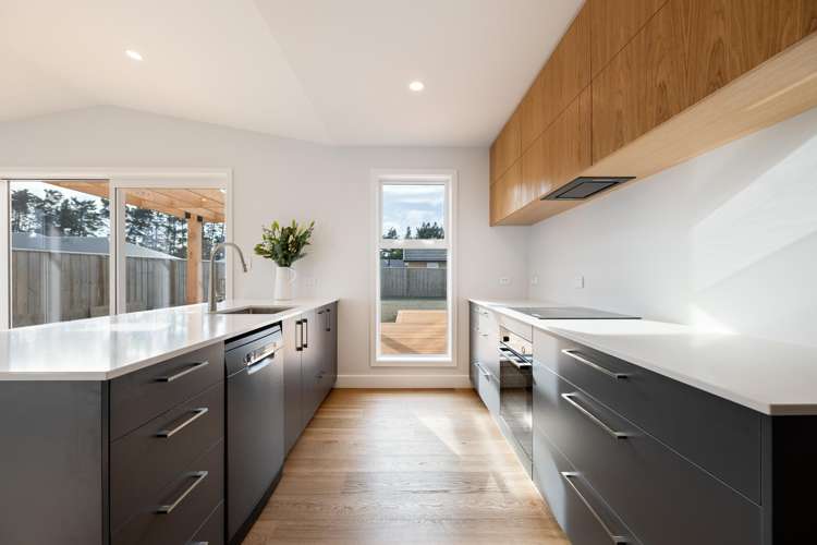 27 Plover Avenue Amberley_3