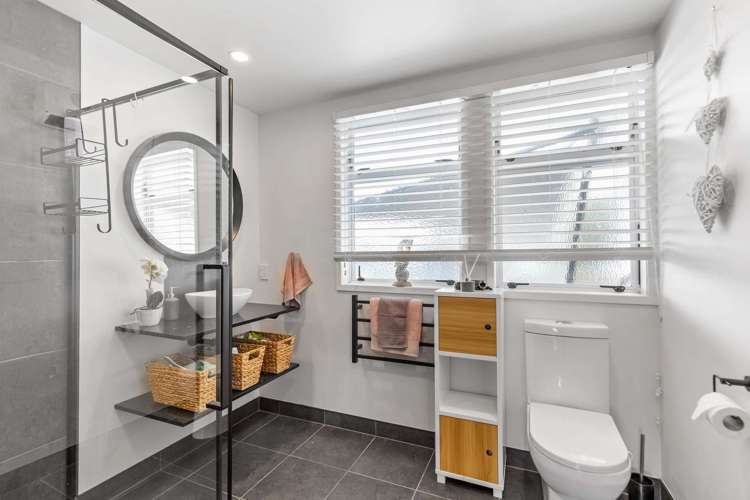 24 Windsor Street Terrace End_11