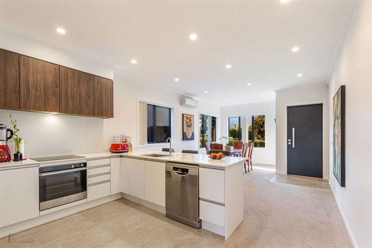 6 Sacred Kingfisher Road Hobsonville_2