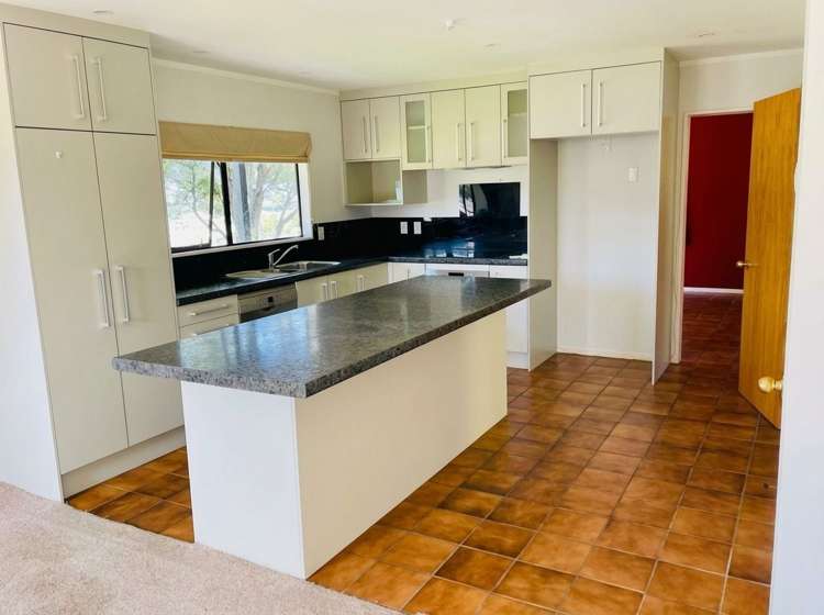 3 Hastings Grove Wainuiomata_9