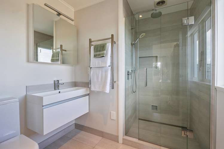 15 Ruarangi Road Mount Albert_19