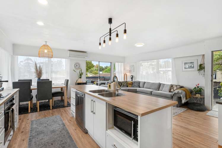 50 Zita Maria Drive Massey_4