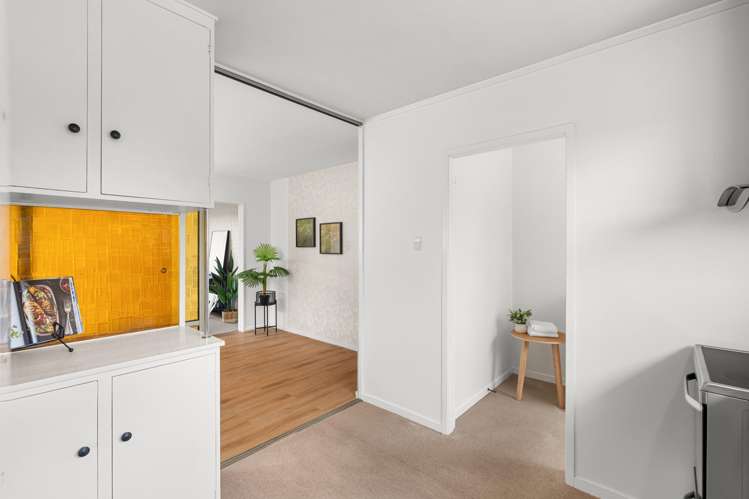 1/6 Valerie Place Redwood_4