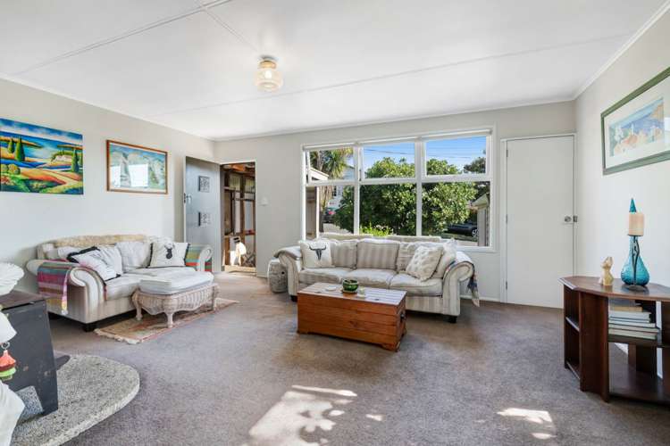 6 Karaka Street Helensville_11