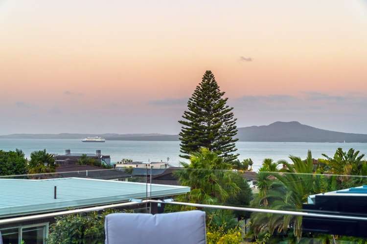 2/5 Marama Street Castor Bay_2