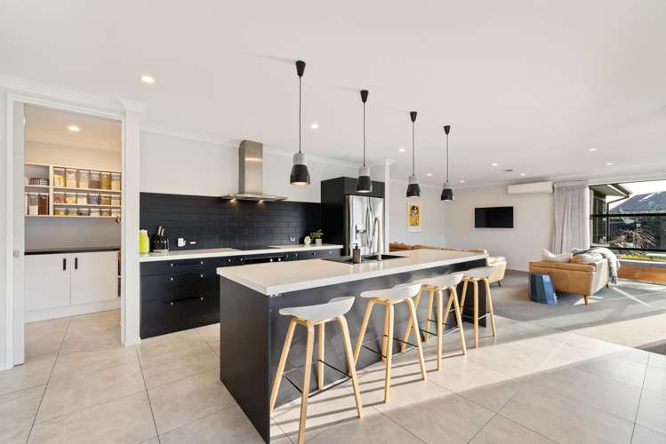 14 Kohunga Crescent Bottle Lake_4