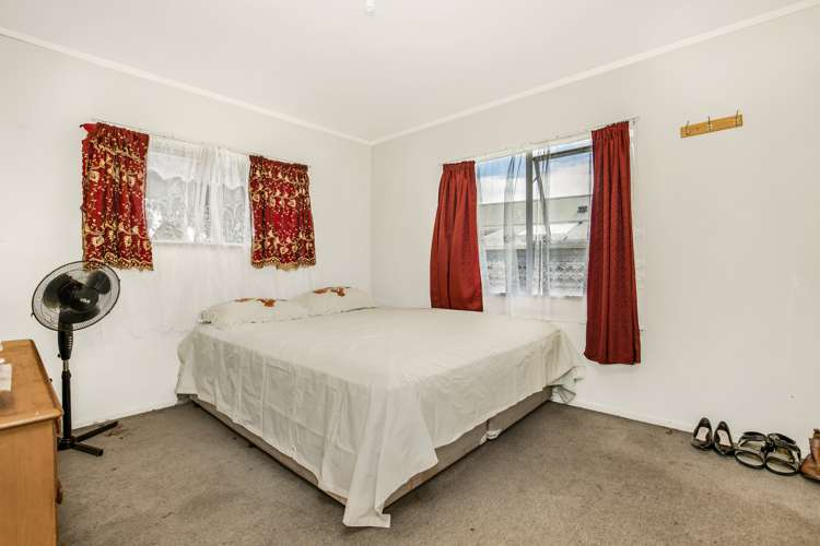 2/2 Hatherley Place Clendon Park_6