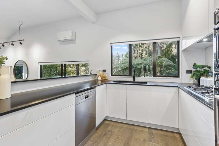 204 Godley Road Titirangi_9