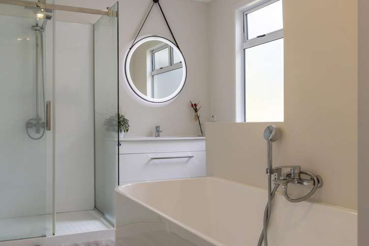 2/10 Laughton Street Taupo_11