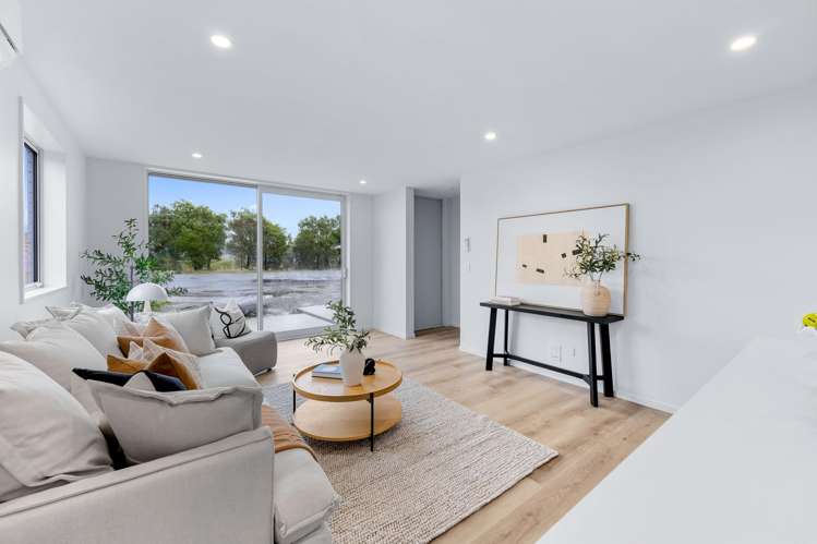 4/1433 Springs Road_2