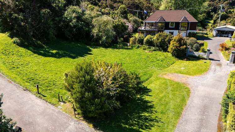29 Settlers Hill Akaroa_12