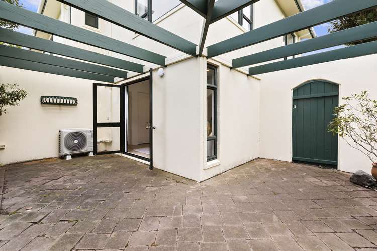 3 Birkhall Grove Strathmore Park_12