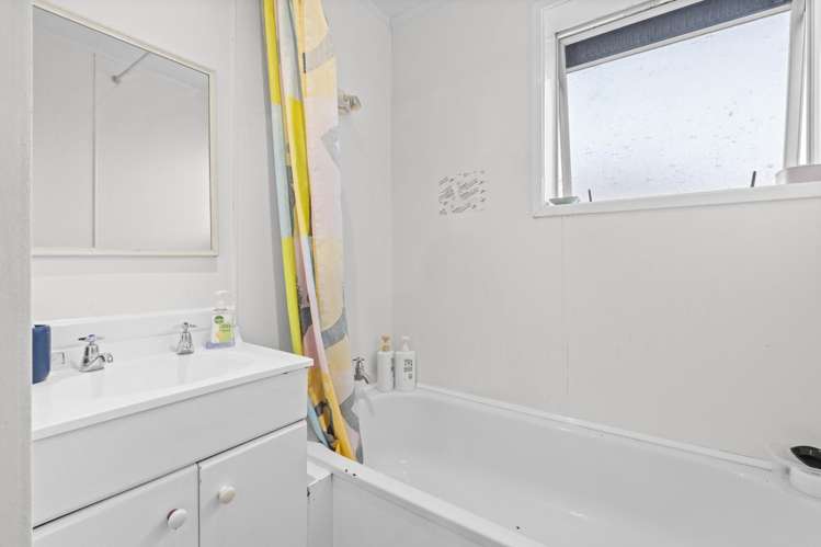 65 Kilmarnock Avenue Strathern_1