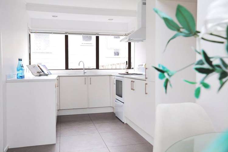 242a East Coast Road Forrest Hill_5