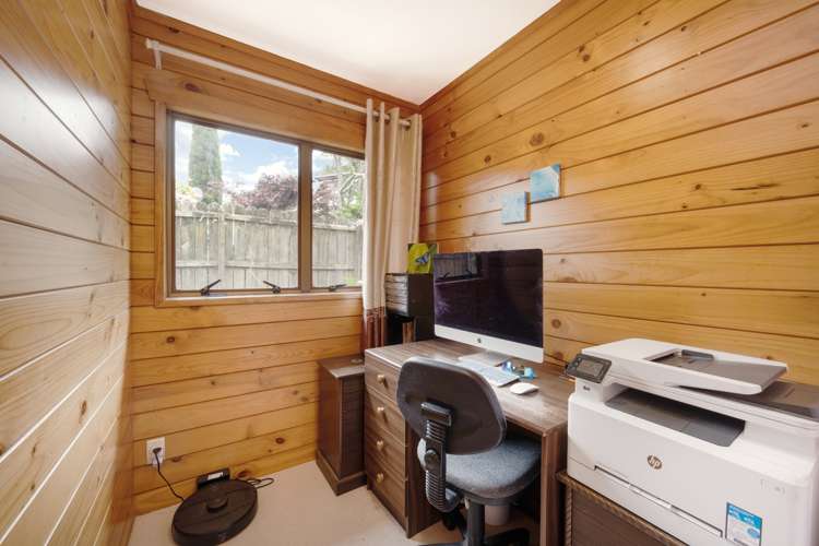 12 Channing Crescent Botany Downs_28