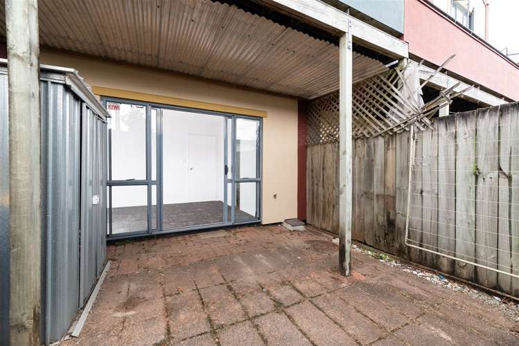 22/14 Ambrico Place New Lynn_15