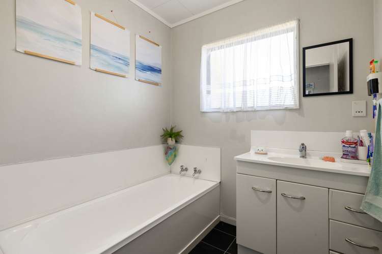 8 and 8A Bartholomew Drive Nawton_9