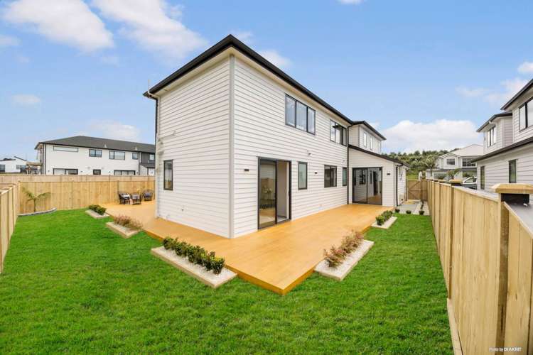 16 Headsail Drive Long Bay_18