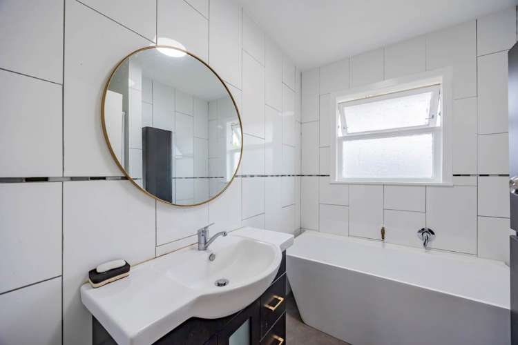 41 Ashgrove Road Mangere_11